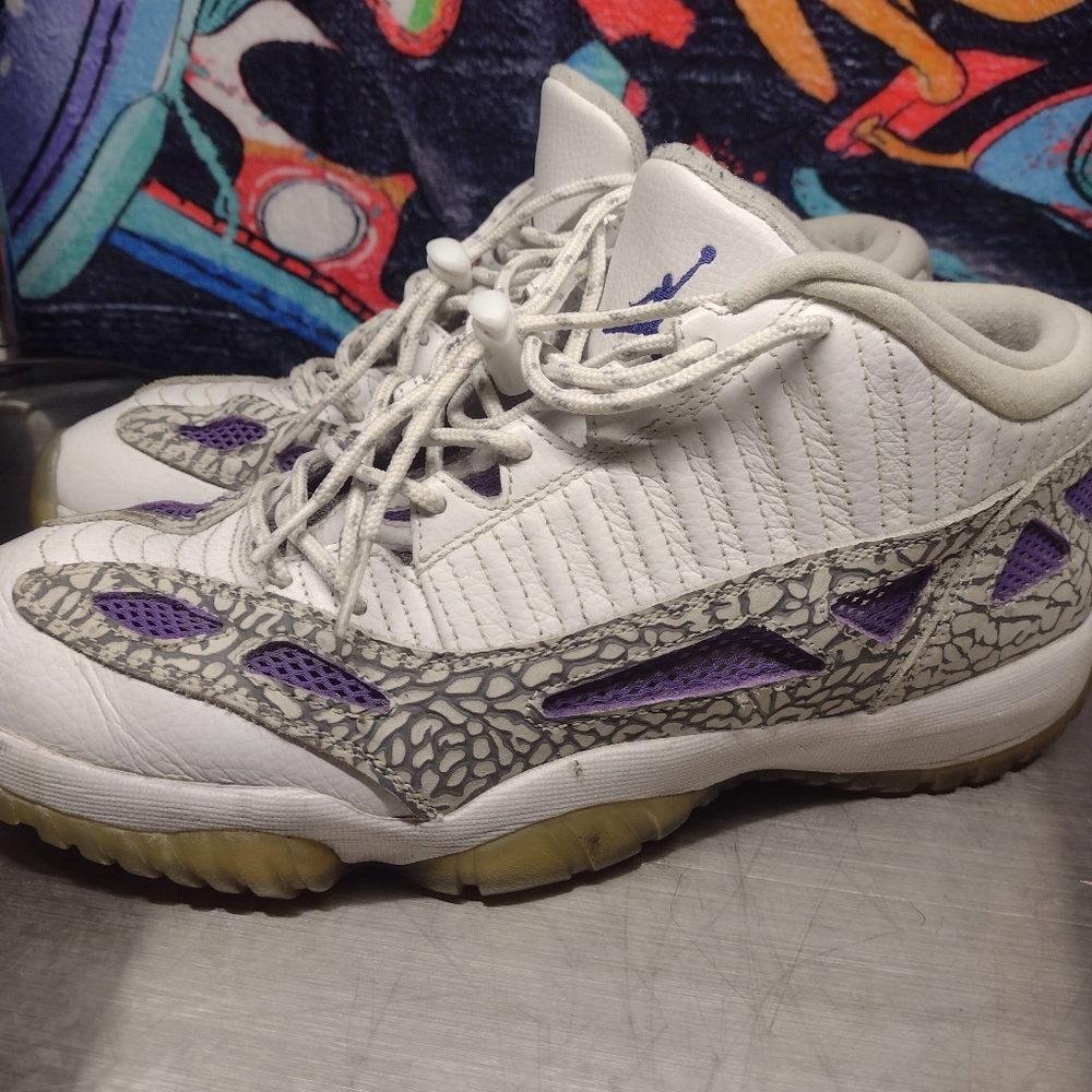 Jordan 11 Retro Low Ie Custom